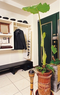 大門、廁所門、客廳沙發擺放位置