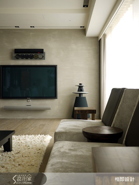 美式風、白色材質、水泥主牆