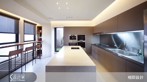 美式風、白色材質、水泥主牆