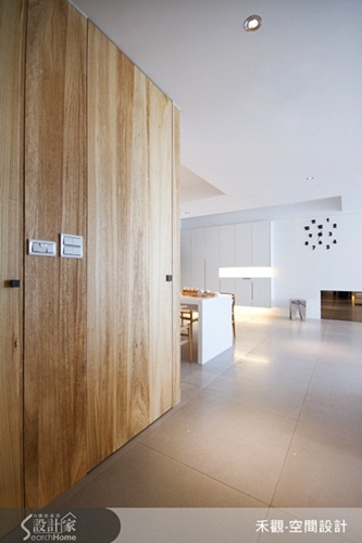 空間線條、集成材、梧桐風化木、玄關