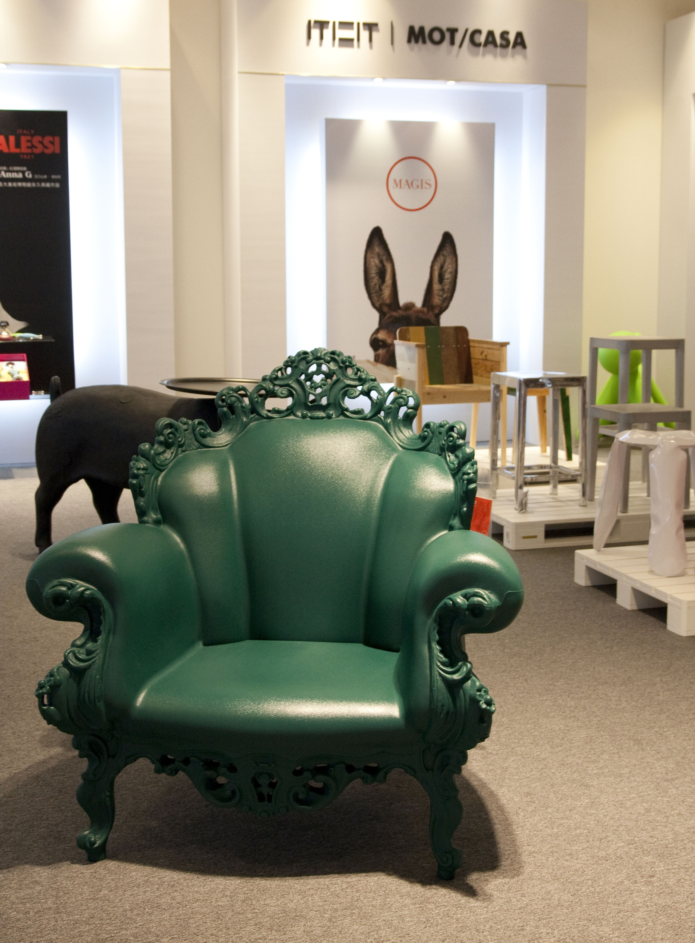 持續將國際設計觀點與當代經典家具帶入國內的MOT/CASA