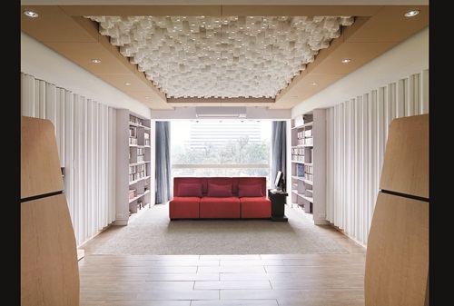 架高、玻璃隔間、隔音、視聽娛樂