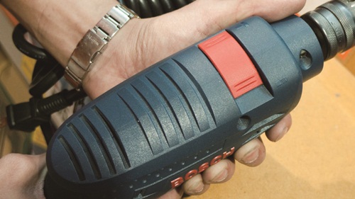 門窗修繕、鎖螺絲、電鑽