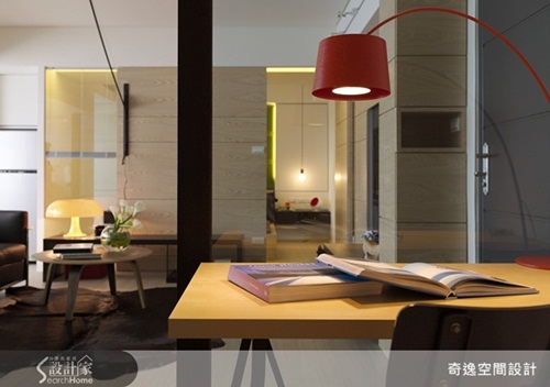 垂直水平線條、隔間牆、立燈搭配