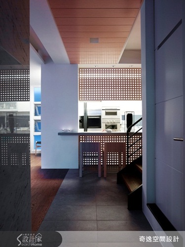 垂直水平線條、隔間牆、立燈搭配