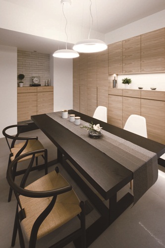 一般來說色溫低的話，會帶有紅、黃色，表示具有暖意的