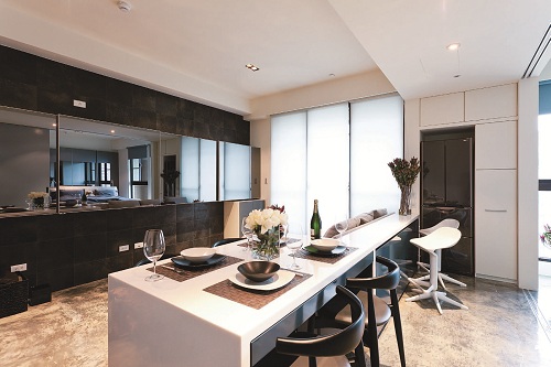 墨線，寓意設計的開端。2010年5月的墨線設計，總監陳