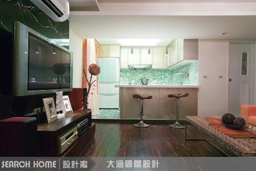 美式鄉村、中島廚房、壁爐、鵝黃色、古典家具