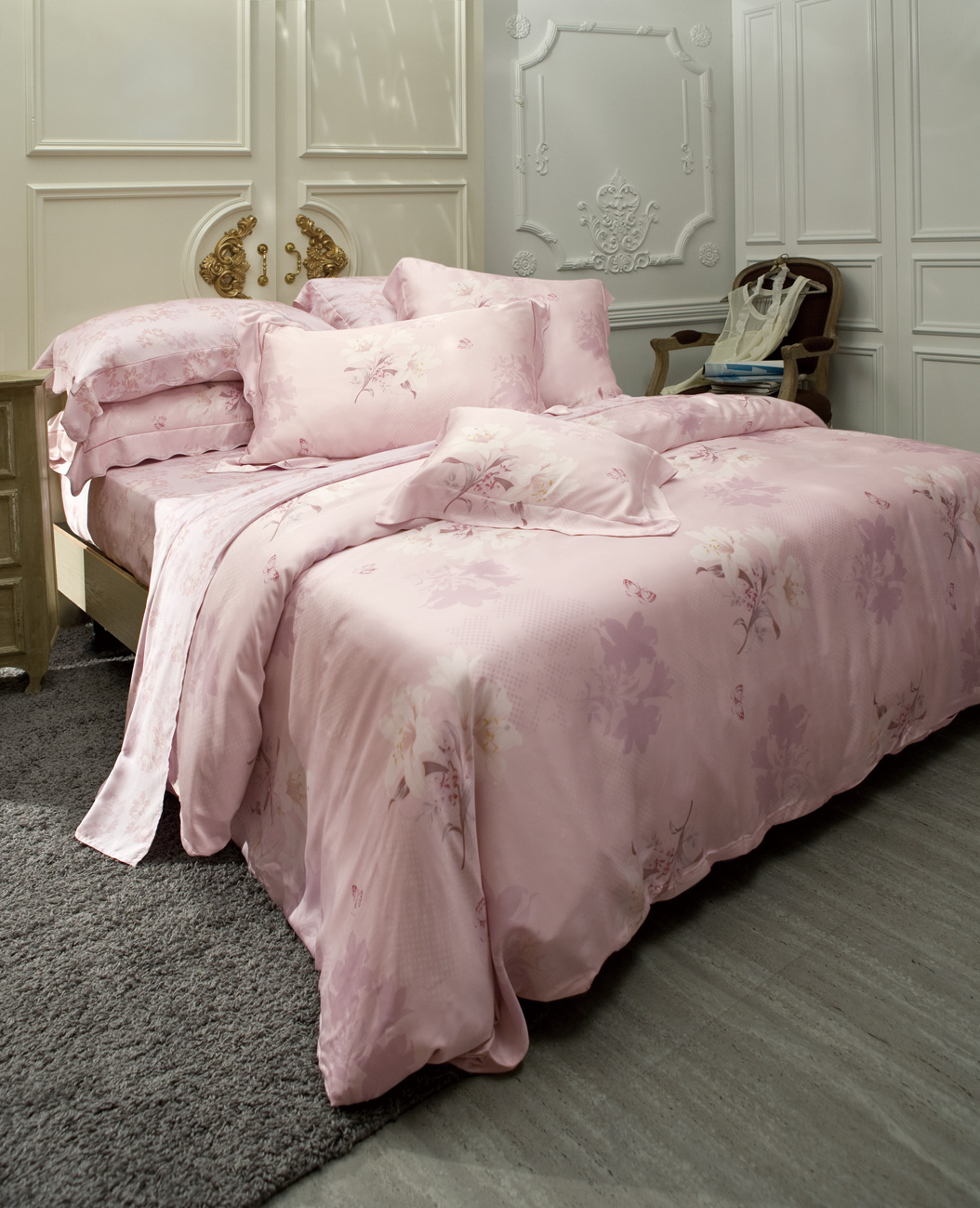 台灣精品寢具代理商「日比家族」,2012年3月開始,於