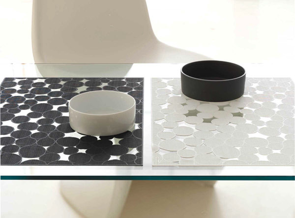 看膩了素白的餐桌？那就用桌旗來做變化吧！不僅能有裝