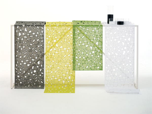 看膩了素白的餐桌？那就用桌旗來做變化吧！不僅能有裝