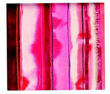 在歐風古典居家中,布藝材質佔了非常重要的角色,從窗