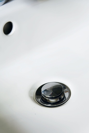 原有的洗臉台落水頭老式阻塞而且開關沒辦法密合及正常