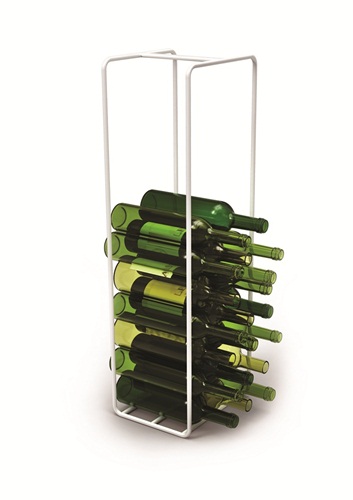 印象中,置物架多半是製作成固定式,或是以活動置物櫃、置物籃型式出現,沒想到卻讓小編找到這個可以拎著走的置物架,對於還是租屋一族的小編來說,真是一大福音啊!