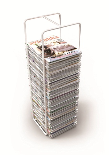 印象中,置物架多半是製作成固定式,或是以活動置物櫃、置物籃型式出現,沒想到卻讓小編找到這個可以拎著走的置物架,對於還是租屋一族的小編來說,真是一大福音啊!