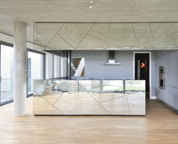 開放式廚房、鏡面、未來感、不規則設計、德國設計