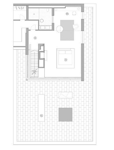 樓梯間轉角櫃體門片採用不規則斜角切割的玻璃作為門片
