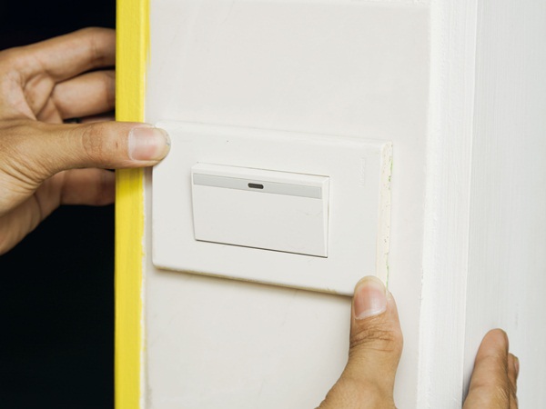 換日光燈管看似簡單，還是很多人都不會，甚至有時日光