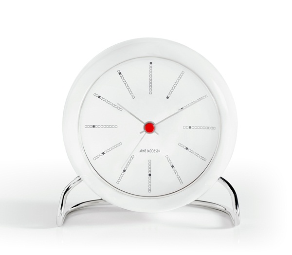 二月時曾在設計家網站介紹了幾款居家經典時鐘，三月號