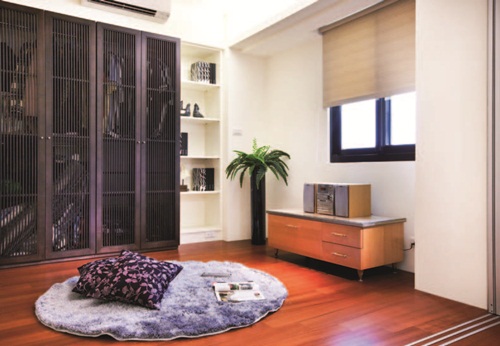 安裝連動式拉門是項學問,裝置時,除了需要足夠面寬,