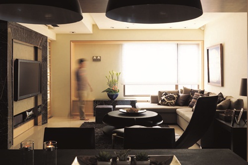 一直想在郊區買一間空間充足的獨棟別墅當作度假宅，最