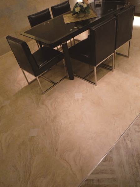 本來地板想用拋光石英磚,但設計師建議選擇半拋光石英磚,請問兩者有何不同各有其優缺點?