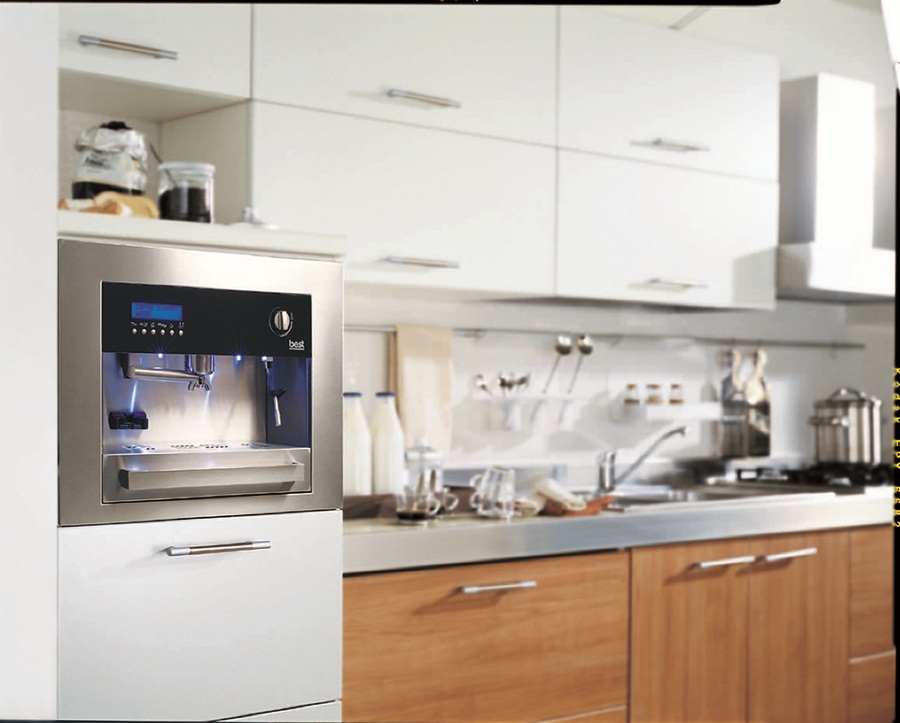 廚房三機通常指的是廚房三機通常指的是瓦斯爐、抽油煙