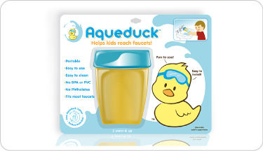 相信媽咪都知道,抱著小朋友洗手真辛苦!隨著小朋友長