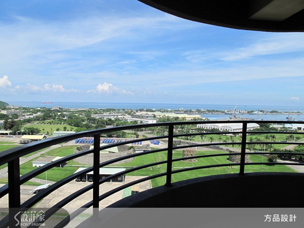 住宅座落於視野絕佳的面海景觀區，當然就是要盡情的享