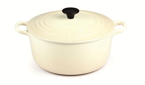 在鑄鍋上噴上透明或彩色琺瑯後,再經過高溫加熱,就形