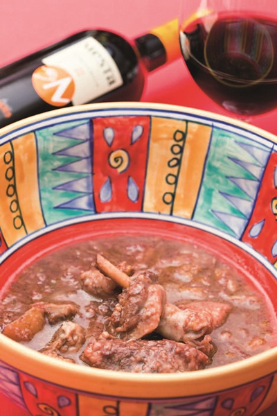 要把西班牙佳節風味傳香到台灣，那不可缺少的絕對是伊