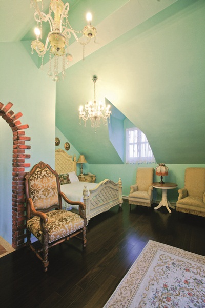 第一次看見Ivy的家──英格蘭小古堡，是在網路上閒晃