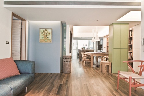 色彩是由色相、明度（亮度）、彩度3個元素決定，然而