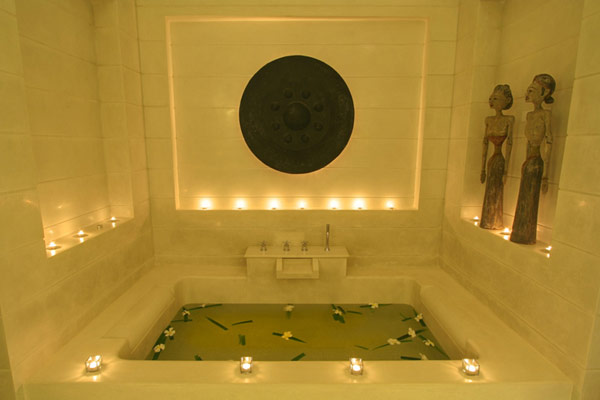 位於天朗氣清的泰國蘇美島，Villa Mia選擇印尼峇里島