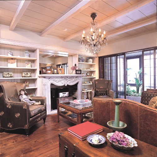 所謂「歐風」，涵蓋了傳統古典、新古典、Art Deco、美式古典、英式殖民、時尚法式、都鐸王朝等居家風格，其實這些源自歐洲各地的風格，本是脈絡相承且互相影響，因此，只要抓對基本的共通元素及佈置中心概念，就能打造浪漫又獨特的「歐風」居家。