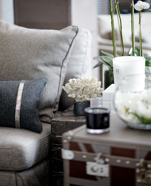 Kelly Hoppen、中性色、灰褐色、消暑、家具