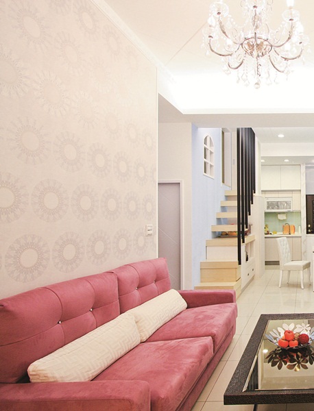 一個提供兩姐妹居住的房子，可以被如何想像呢？在這個