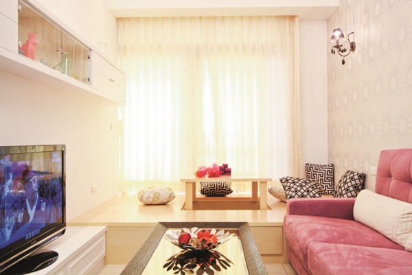 一個提供兩姐妹居住的房子，可以被如何想像呢？在這個