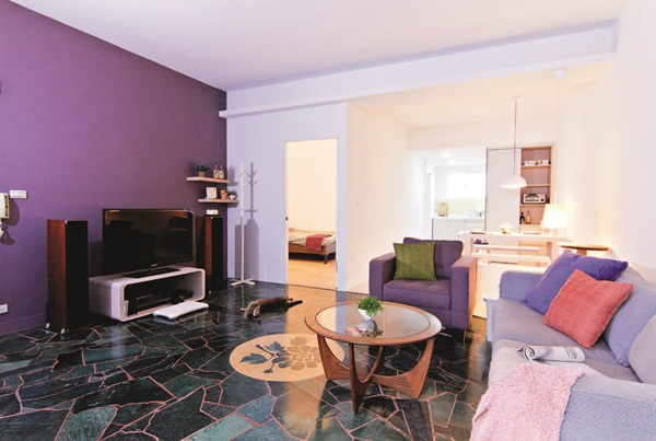 小四房整合為兩大房，陰暗擁擠的老屋變得明亮開朗。保