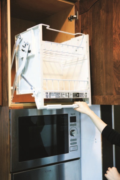 西式廚具設備整潔大方又具設計感,看得讓人好不心動,