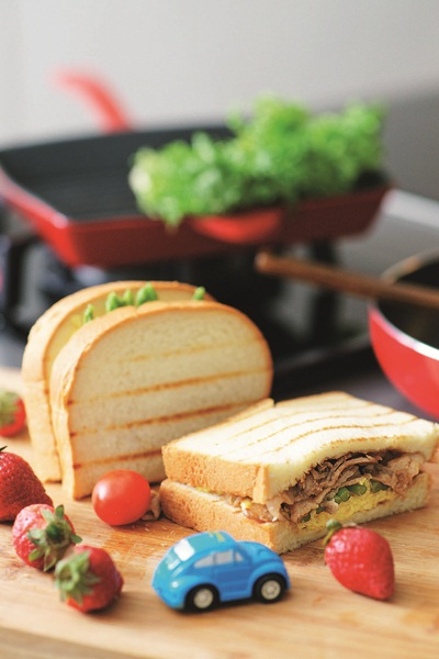 現在的家長幾乎都沒時間為孩子準備便當,相較台灣,日