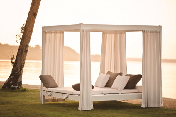 結合設計與材質於一身,粉體烤漆框架,美麗精緻的藤編