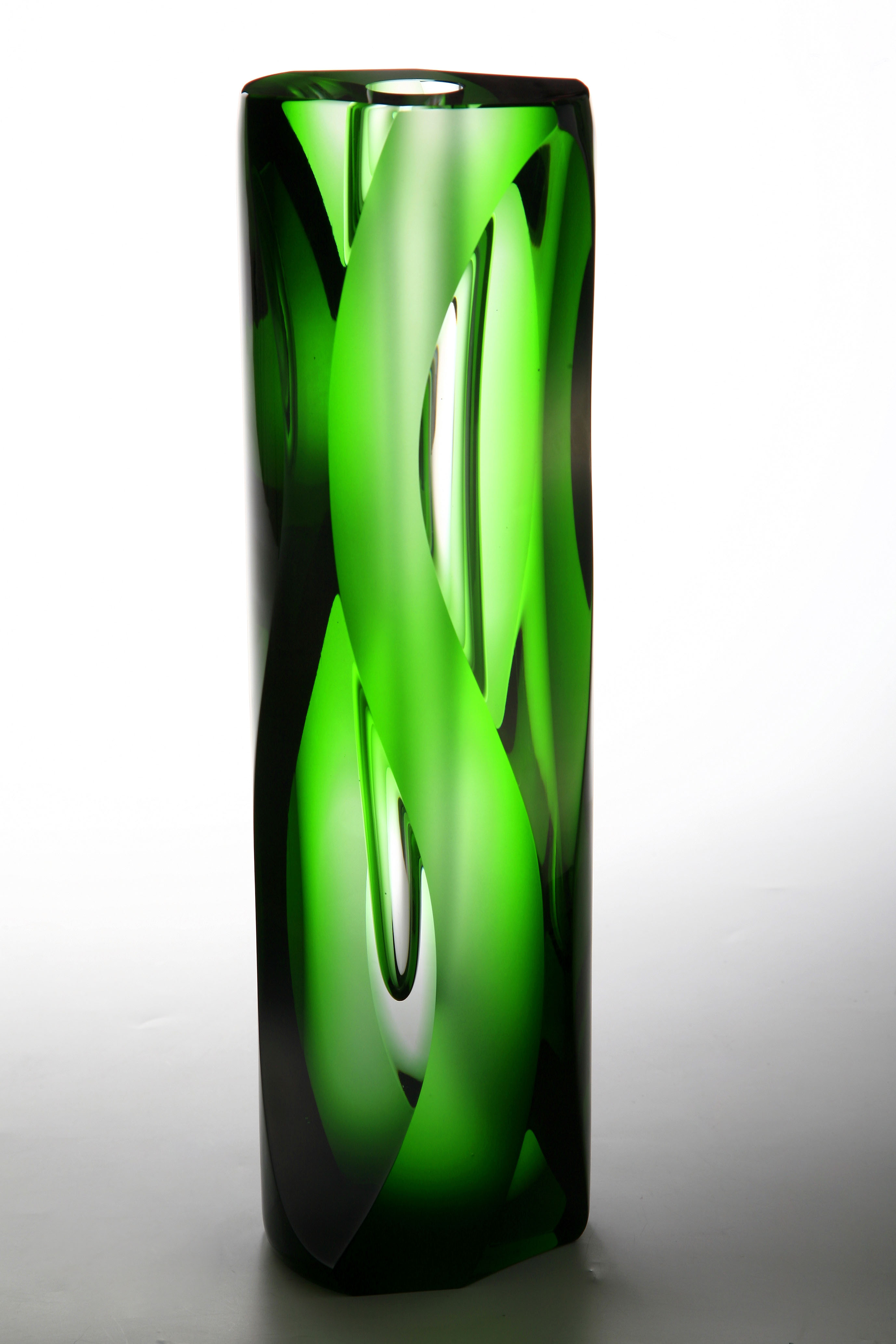 因為飾演「犀利人妻」裡的溫瑞凡,一夕爆紅的溫昇豪身