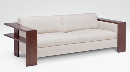 以位於潘特勒里亞島上，Armani先生的Villa為設計背景