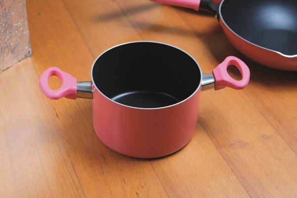 第一次看到Amanda的家,就被她手作感十足的大廚房所吸