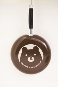 廚房裡絕對少不了的鍋子就是「不沾鍋」！過往很多人對