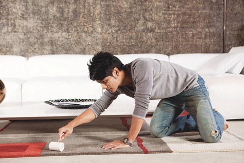 客廳是家中的門面,打掃得窗明几淨才能讓人一進門就擁