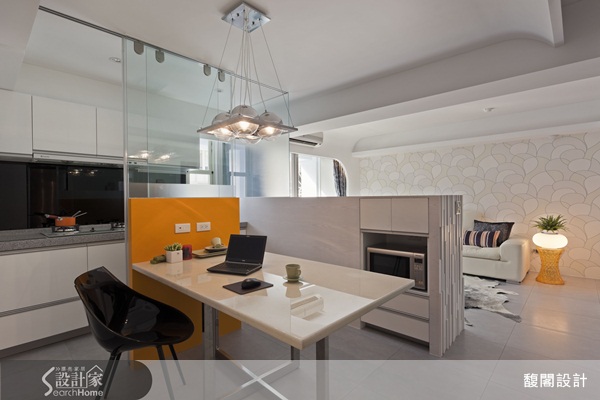 舊屋翻新、現代風、低天花板、淺色空間、色塊