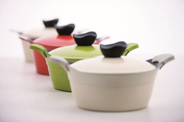 基本上，不沾鍋的發明就是為了搞定那些相當容易沾鍋的