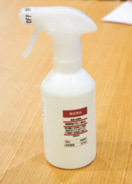 潮濕的浴室最容易孳生黴菌和異味,用對方法和用具讓廁